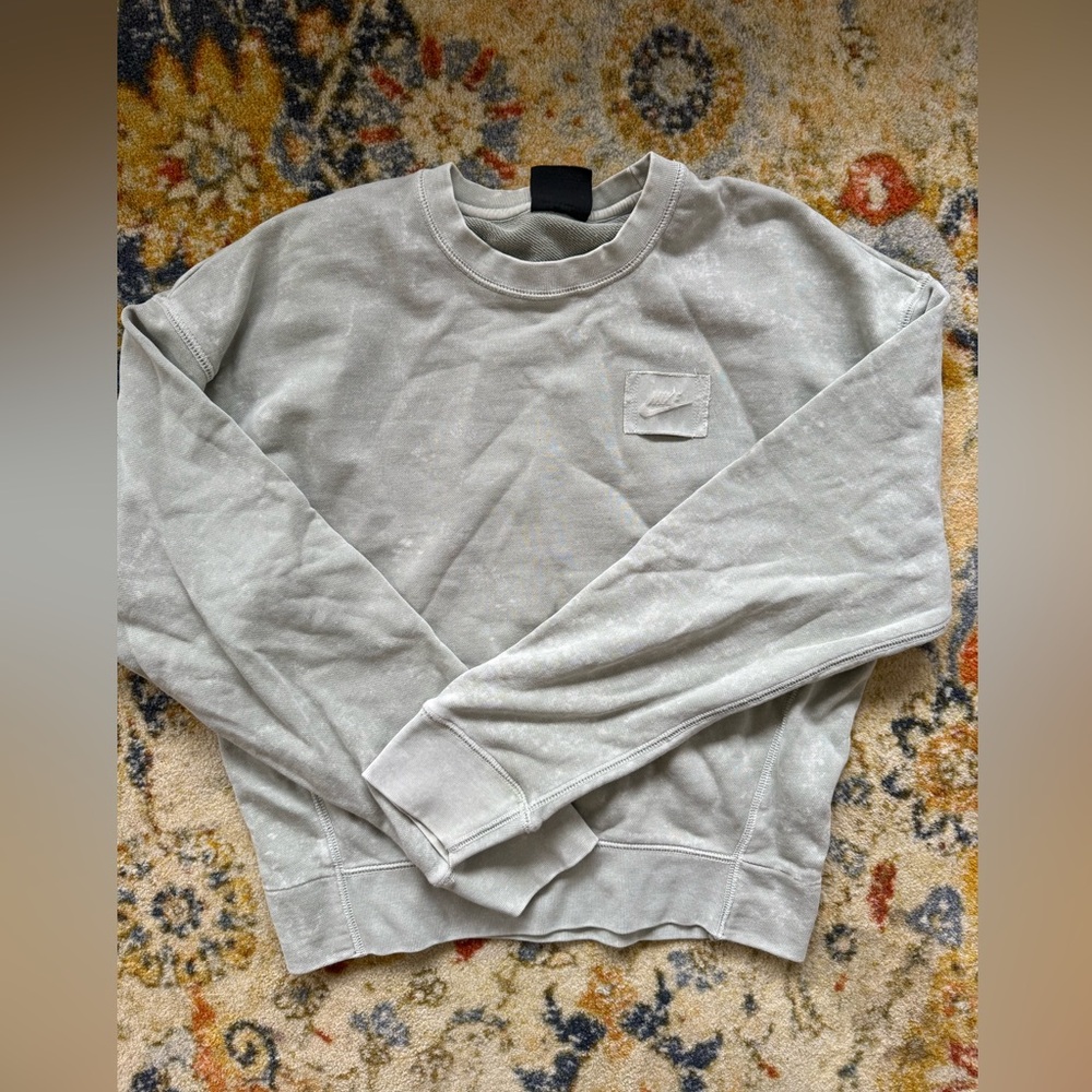 Nike sweatshirt